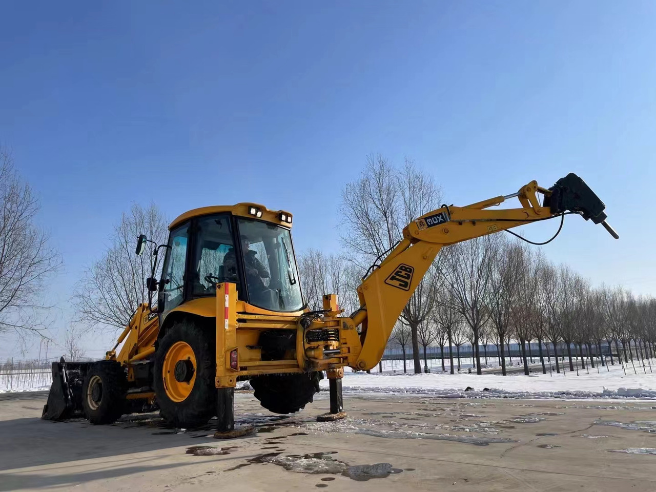 JCB 3CX Used Backhoe Loader with Hammer - Fadromë me shkarkim nga prapa: foto 2 JCB 3CX Used Backhoe Loader with Hammer - Fadromë me shkarkim nga prapa: foto 2