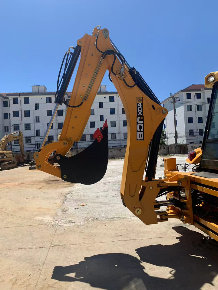 JCB Backhoe Loader 4CX, 4DX Good Price on Sale - Fadromë me shkarkim nga prapa: foto 5 JCB Backhoe Loader 4CX, 4DX Good Price on Sale - Fadromë me shkarkim nga prapa: foto 5