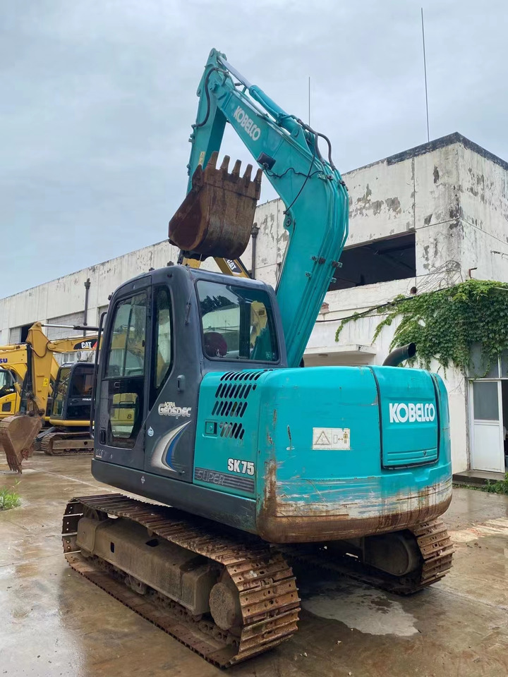 Kobelco SK75, SK55 Original Condition Japan Excavator - Ekskavator me zinxhirë: foto 4 Kobelco SK75, SK55 Original Condition Japan Excavator - Ekskavator me zinxhirë: foto 4