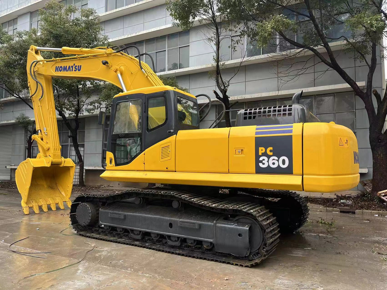 Komatsu 36 ton Mining Excavator PC360 - Ekskavator me zinxhirë: foto 2 Komatsu 36 ton Mining Excavator PC360 - Ekskavator me zinxhirë: foto 2