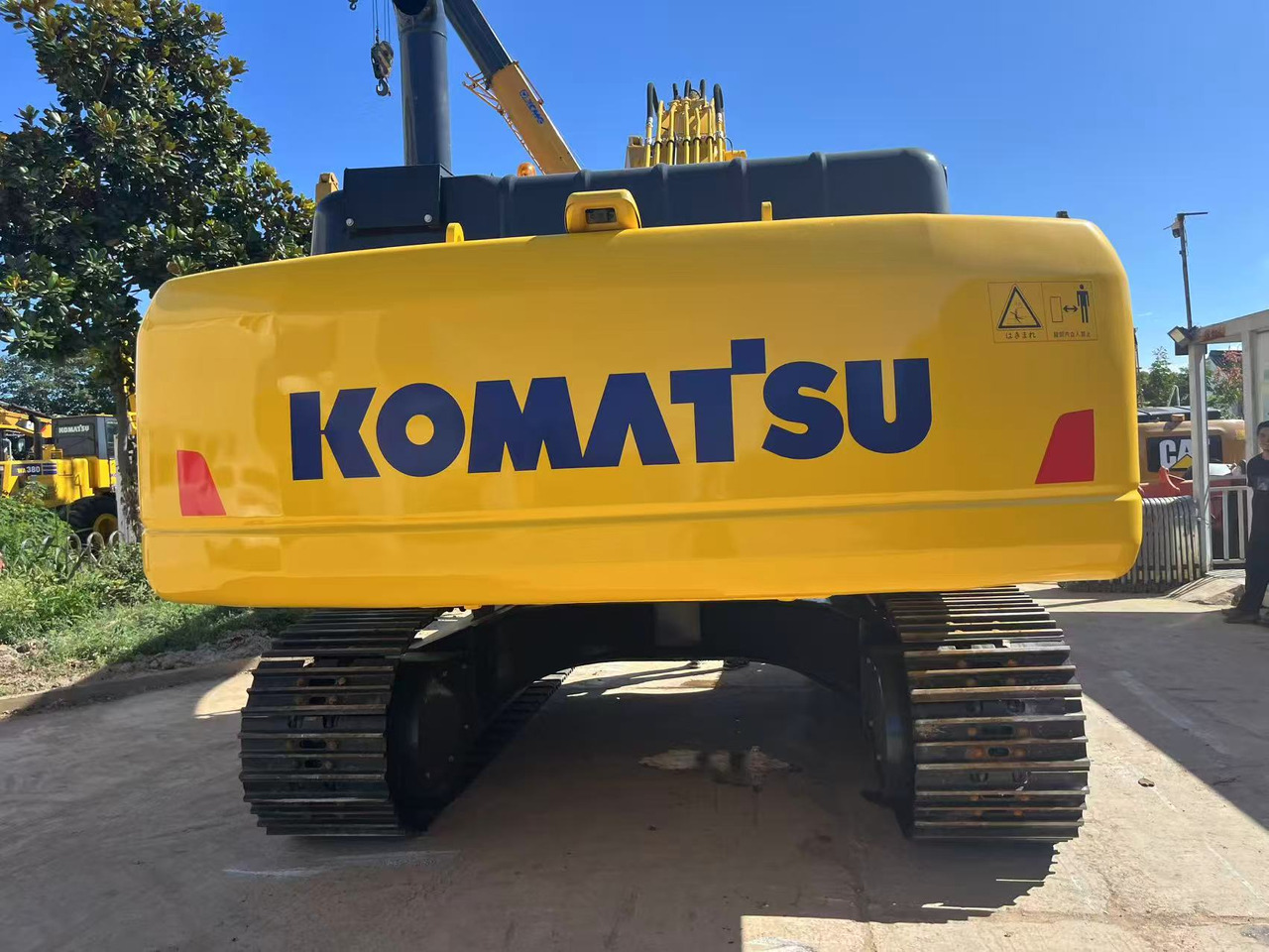 Komatsu PC350 Secondhand Big Excavator 35 ton Capacity - Ekskavator me zinxhirë: foto 3 Komatsu PC350 Secondhand Big Excavator 35 ton Capacity - Ekskavator me zinxhirë: foto 3