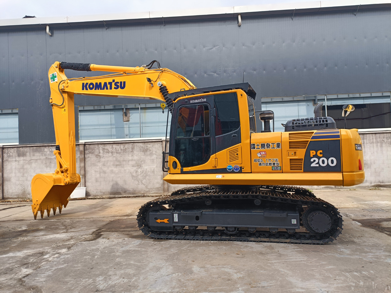 Komatsu Tracked Excavator PC200 Secondhand Condition - Ekskavator me zinxhirë: foto 1 Komatsu Tracked Excavator PC200 Secondhand Condition - Ekskavator me zinxhirë: foto 1
