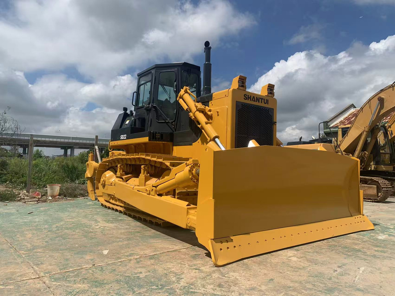 SHANTUI Bulldozer SD22, SD32, SD16 Secondhand Condition - Buldozer: foto 3 SHANTUI Bulldozer SD22, SD32, SD16 Secondhand Condition - Buldozer: foto 3