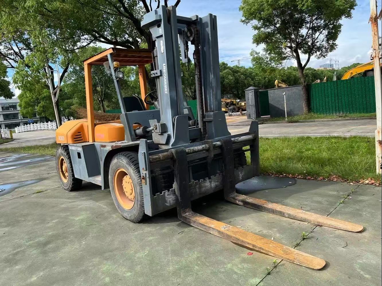 TCM FD100 Forklift Original Color 10 ton Forklift Truck - Pirun më naftë: foto 5 TCM FD100 Forklift Original Color 10 ton Forklift Truck - Pirun më naftë: foto 5