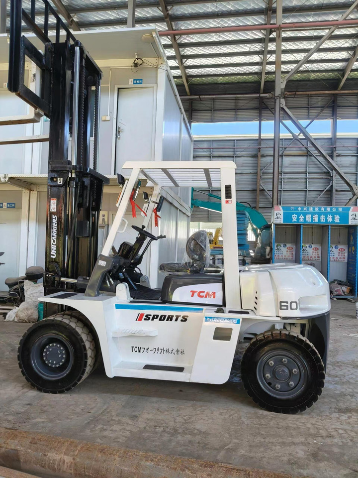 TCM Forklift Truck Secondhand 6 ton Diesel Forklift - Pirun më naftë: foto 2 TCM Forklift Truck Secondhand 6 ton Diesel Forklift - Pirun më naftë: foto 2