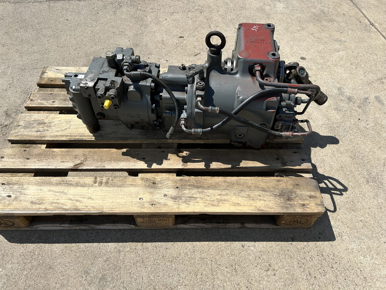 ZF 2HL 100, LIEBHERR 904B - Kutia e marsheve për Ekskavator: foto 3 ZF 2HL 100, LIEBHERR 904B - Kutia e marsheve për Ekskavator: foto 3