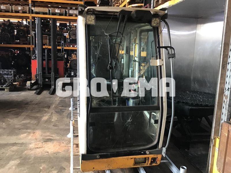 Liebherr A904C Li / A900C Li / A944C Li / A914C li / A934C Li / A924C Li / R900C Li / R944C Li / R904C / R914C / R924 C / R954C / A954C L - Kabina dhe interier: foto 3 Liebherr A904C Li / A900C Li / A944C Li / A914C li / A934C Li / A924C Li / R900C Li / R944C Li / R904C / R914C / R924 C / R954C / A954C L - Kabina dhe interier: foto 3