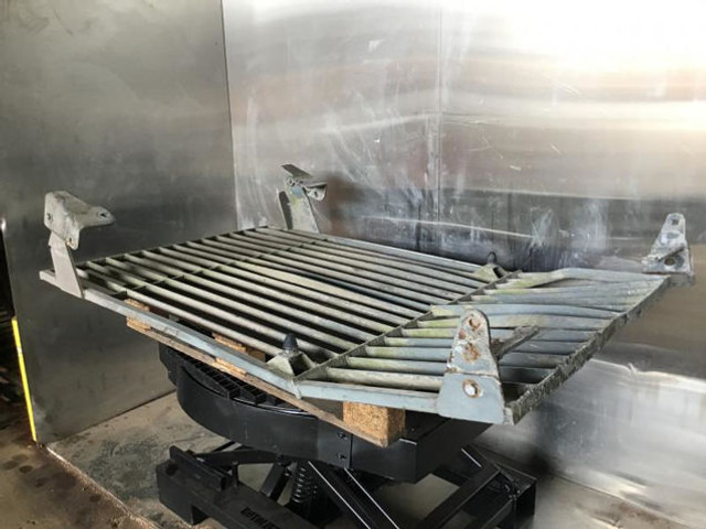 Liebherr Cabin Protection - Trupi dhe të jashtme: foto 1 Liebherr Cabin Protection - Trupi dhe të jashtme: foto 1