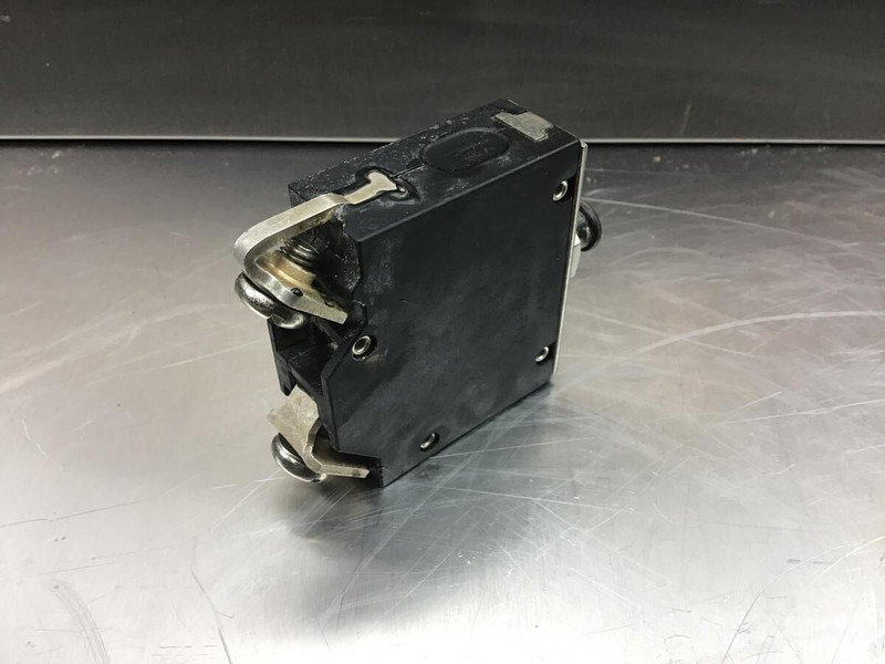 Liebherr Cable Protection Switch - Sistemi elektrik: foto 2 Liebherr Cable Protection Switch - Sistemi elektrik: foto 2