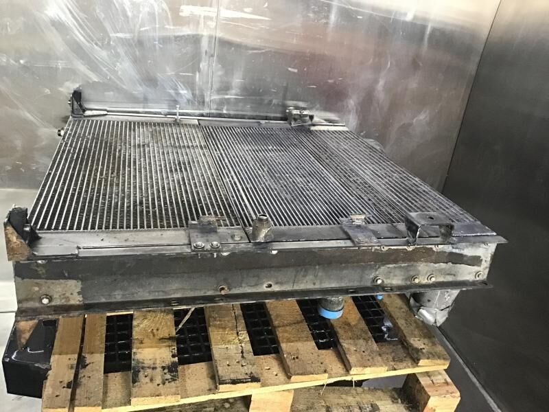 Liebherr Combined Radiator - Radiatori: foto 1 Liebherr Combined Radiator - Radiatori: foto 1