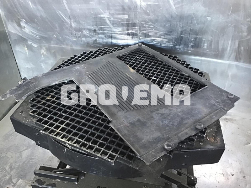 Liebherr - Kabina dhe interier: foto 2 Liebherr - Kabina dhe interier: foto 2