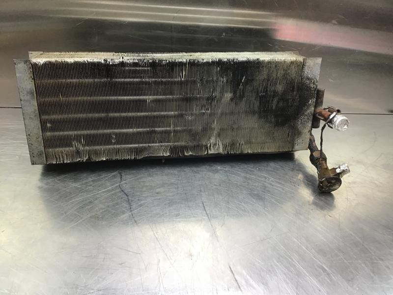 Liebherr L524 - Ftohës vaji: foto 1 Liebherr L524 - Ftohës vaji: foto 1