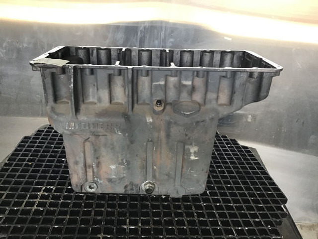 Liebherr Oil Sump - Karteri: foto 1 Liebherr Oil Sump - Karteri: foto 1