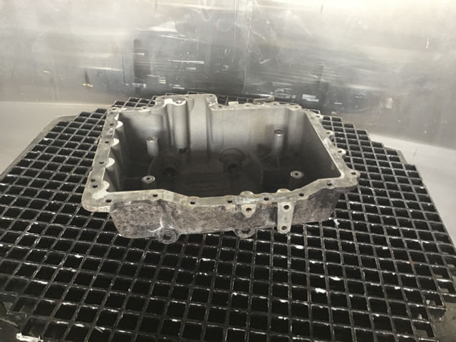 Liebherr Oil Sump - Karteri: foto 1 Liebherr Oil Sump - Karteri: foto 1