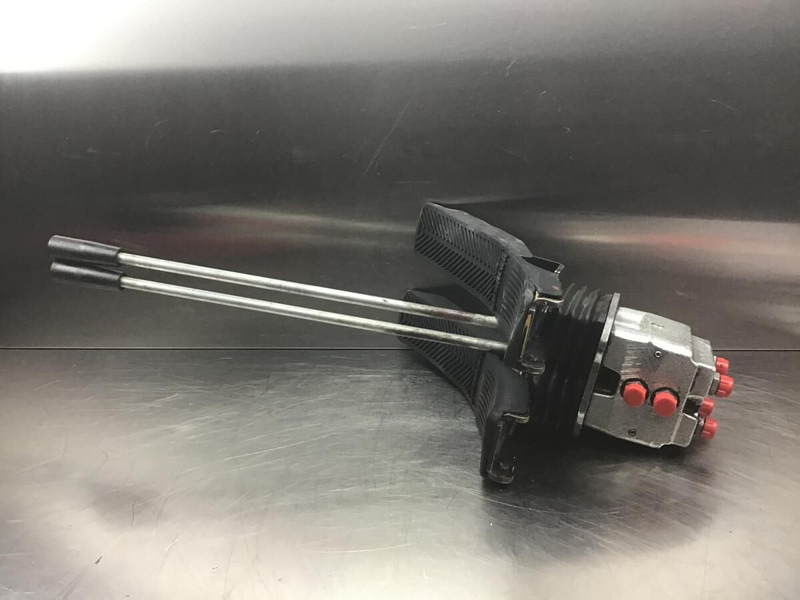 Liebherr Pilot Control Unit Complete - Leva e marsheve: foto 1 Liebherr Pilot Control Unit Complete - Leva e marsheve: foto 1