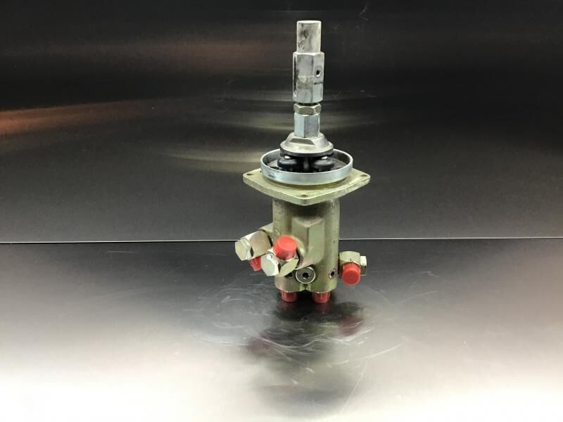 Liebherr Pilot Control Unit - Leva e marsheve: foto 2 Liebherr Pilot Control Unit - Leva e marsheve: foto 2