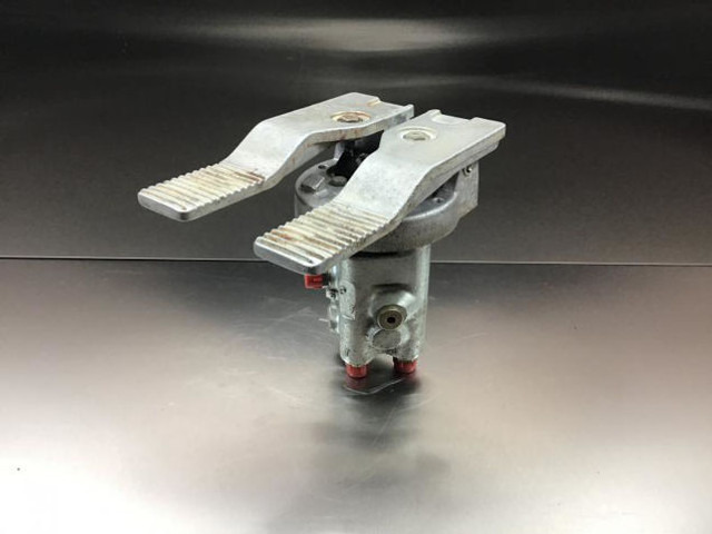 Pedali Liebherr Pilot Control Unit: foto 1