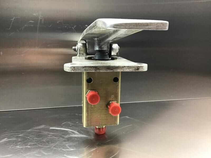 Liebherr Pilot Control Unit - Pedali: foto 2 Liebherr Pilot Control Unit - Pedali: foto 2