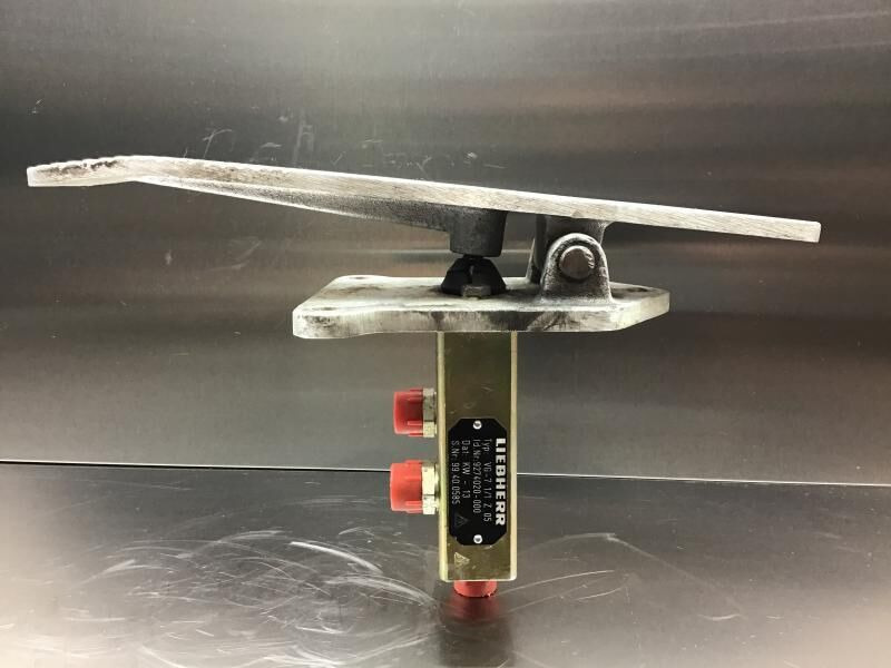 Liebherr Pilot Control Unit - Pedali: foto 3 Liebherr Pilot Control Unit - Pedali: foto 3