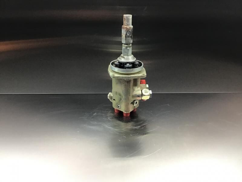 Liebherr Pilot Control Unit - Leva e marsheve: foto 3 Liebherr Pilot Control Unit - Leva e marsheve: foto 3