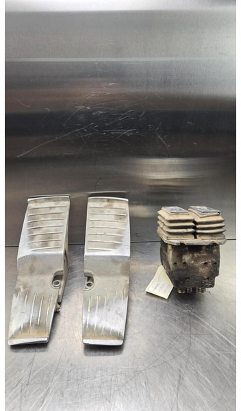 Liebherr Pilot Control Unit - ECU: foto 1 Liebherr Pilot Control Unit - ECU: foto 1