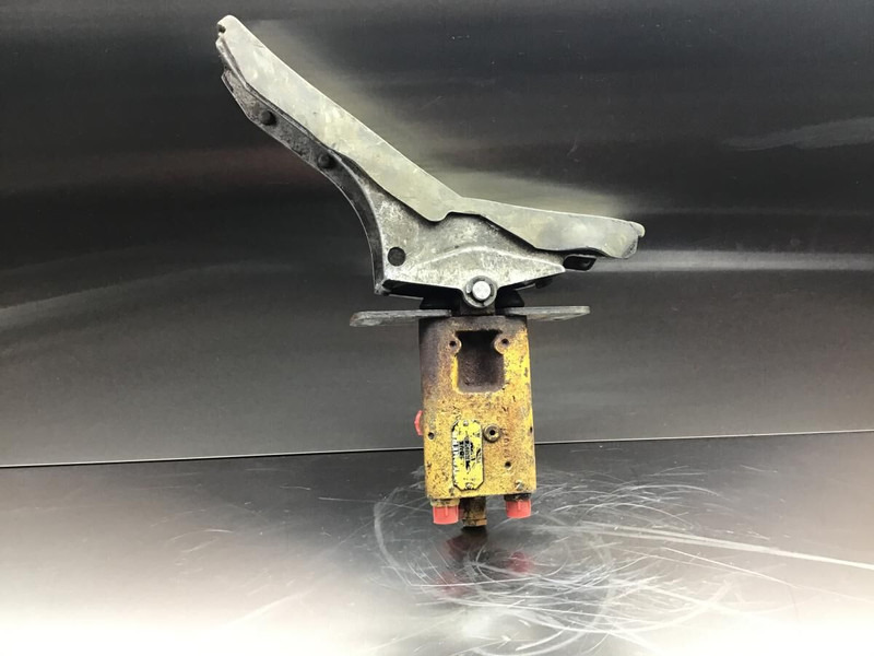 Liebherr Pilot Control Unit - Pedali: foto 1 Liebherr Pilot Control Unit - Pedali: foto 1