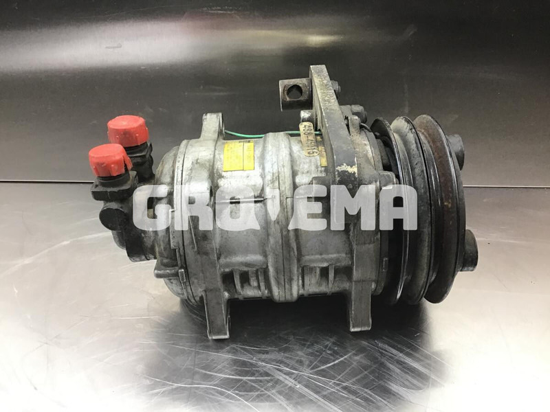 Liebherr R900 Li / A316 Li / A314 Li / A312 Li / A309 Li / A310 - Kompresor A/C: foto 1 Liebherr R900 Li / A316 Li / A314 Li / A312 Li / A309 Li / A310 - Kompresor A/C: foto 1