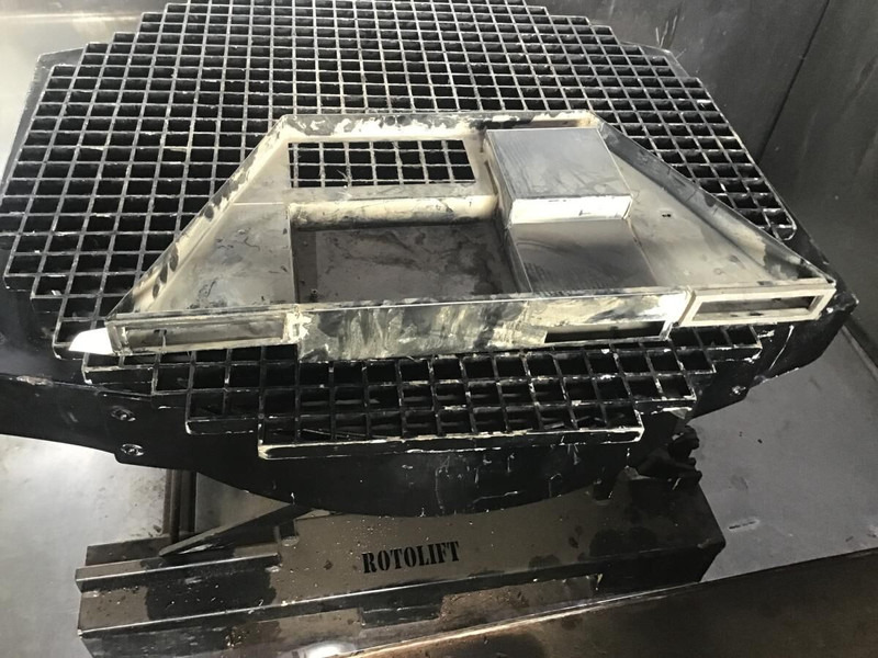 Liebherr R914HDSL - Kabina dhe interier: foto 1 Liebherr R914HDSL - Kabina dhe interier: foto 1