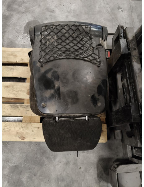 Liebherr R926 COMP / R946 LC / R946 LC-V / R946 NLC / R946 S-HD / R950 / R950 LC-V / R950 S-HD / R922 LC / R926 LC / R920 LC / R920 NLC / - Ndenjësja: foto 1 Liebherr R926 COMP / R946 LC / R946 LC-V / R946 NLC / R946 S-HD / R950 / R950 LC-V / R950 S-HD / R922 LC / R926 LC / R920 LC / R920 NLC / - Ndenjësja: foto 1