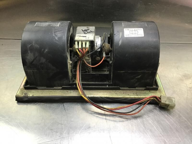 Liebherr R946 LC / R946 NLC / R956 / R976 / R926 LC / R920 / R920 LC - Ventilator i brendshëm: foto 3 Liebherr R946 LC / R946 NLC / R956 / R976 / R926 LC / R920 / R920 LC - Ventilator i brendshëm: foto 3