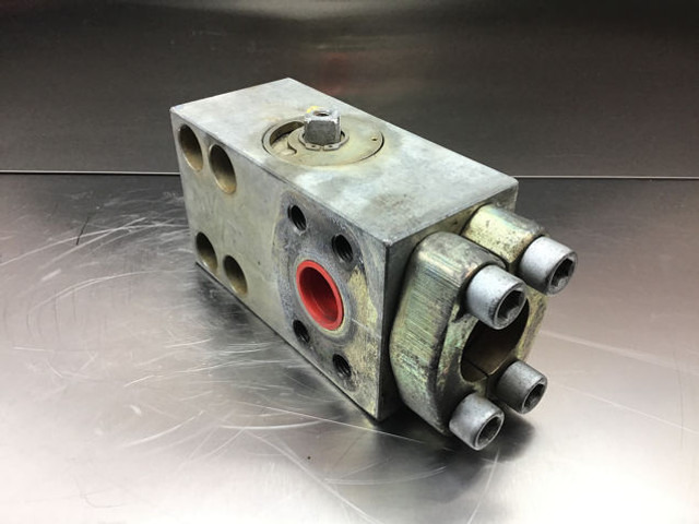 Liebherr Safety Valve - Valvula: foto 3 Liebherr Safety Valve - Valvula: foto 3