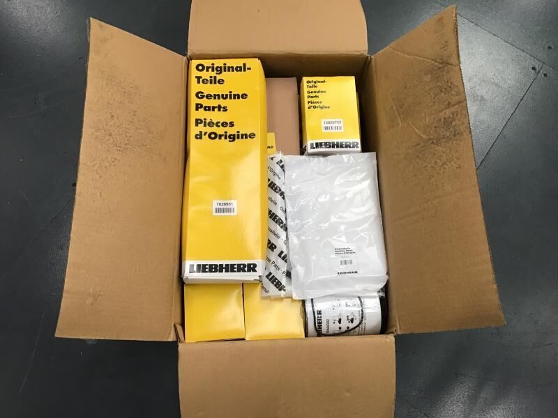 Liebherr Service Kit 1000 hours R906/R916/R926 - Filtri i karburantit: foto 2 Liebherr Service Kit 1000 hours R906/R916/R926 - Filtri i karburantit: foto 2
