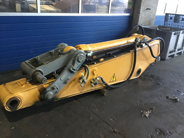 Liebherr Stick 2,4 M - Trupi dhe të jashtme: foto 4 Liebherr Stick 2,4 M - Trupi dhe të jashtme: foto 4