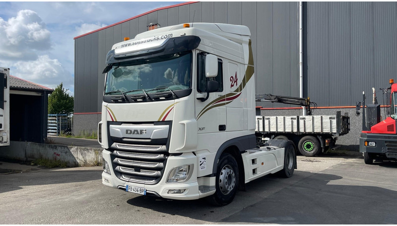 DAF XF 530 Retarder+ Kipperhydrauliek+ koelkast - Gjysmë-kamion: foto 1 DAF XF 530 Retarder+ Kipperhydrauliek+ koelkast - Gjysmë-kamion: foto 1