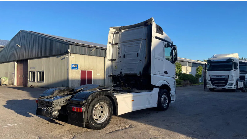 Mercedes-Benz Actros 1945 - Gjysmë-kamion: foto 5 Mercedes-Benz Actros 1945 - Gjysmë-kamion: foto 5