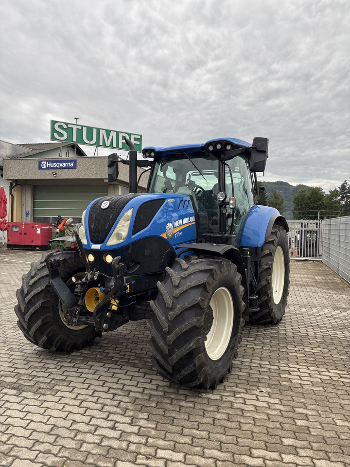 New Holland T7.190 Standard - Traktor: foto 1 New Holland T7.190 Standard - Traktor: foto 1