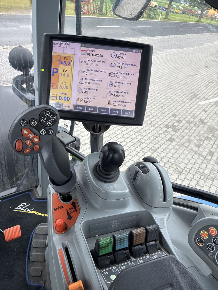 New Holland T7.190 Standard - Traktor: foto 2 New Holland T7.190 Standard - Traktor: foto 2
