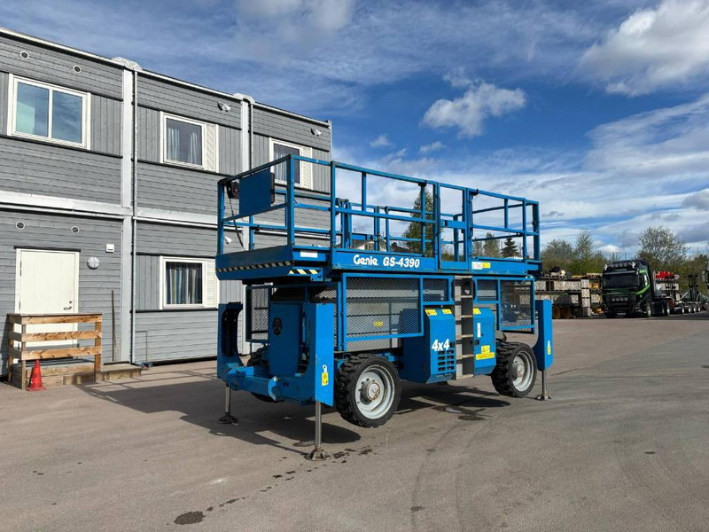 Genie GS 4390 RT - Ngritës gërshërë: foto 1 Genie GS 4390 RT - Ngritës gërshërë: foto 1
