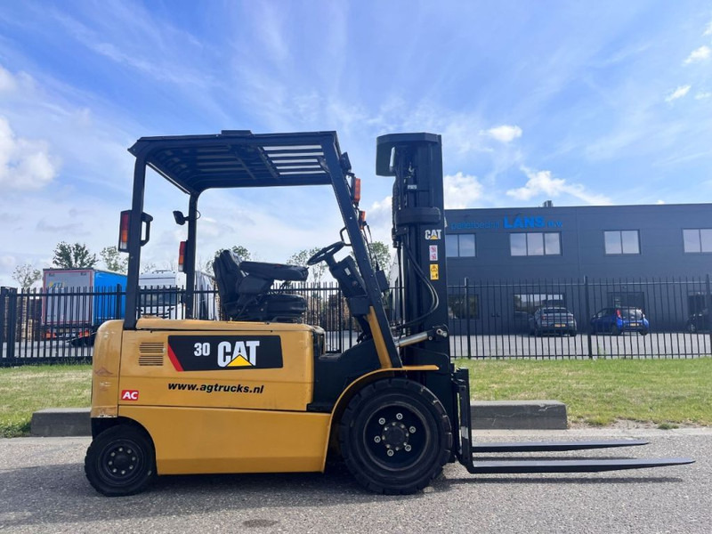Caterpillar EP30K-PAC - Pirun elektrik: foto 1 Caterpillar EP30K-PAC - Pirun elektrik: foto 1