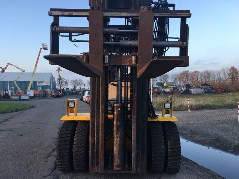 Kalmar DC15-1200 - Pirun më naftë: foto 5 Kalmar DC15-1200 - Pirun më naftë: foto 5