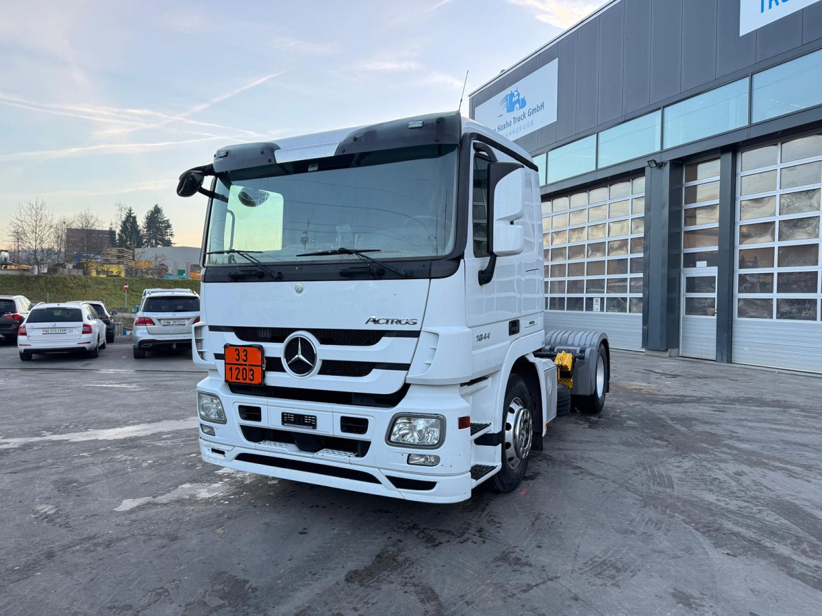 MERCEDES Actros 1844 4x2 ADR - Gjysmë-kamion: foto 1 MERCEDES Actros 1844 4x2 ADR - Gjysmë-kamion: foto 1