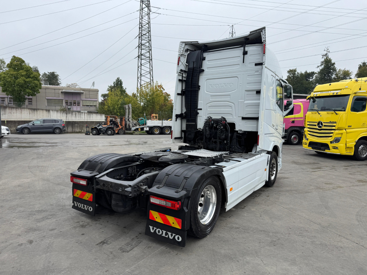 VOLVO FH-500 4x2 - Gjysmë-kamion: foto 5 VOLVO FH-500 4x2 - Gjysmë-kamion: foto 5