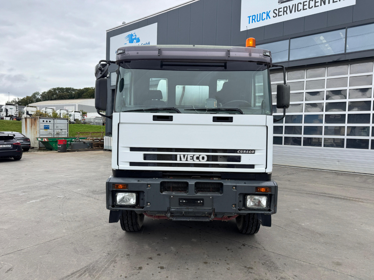 IVECO 440 Cursor 8x4 Liebherr - Autobetoniere: foto 2 IVECO 440 Cursor 8x4 Liebherr - Autobetoniere: foto 2