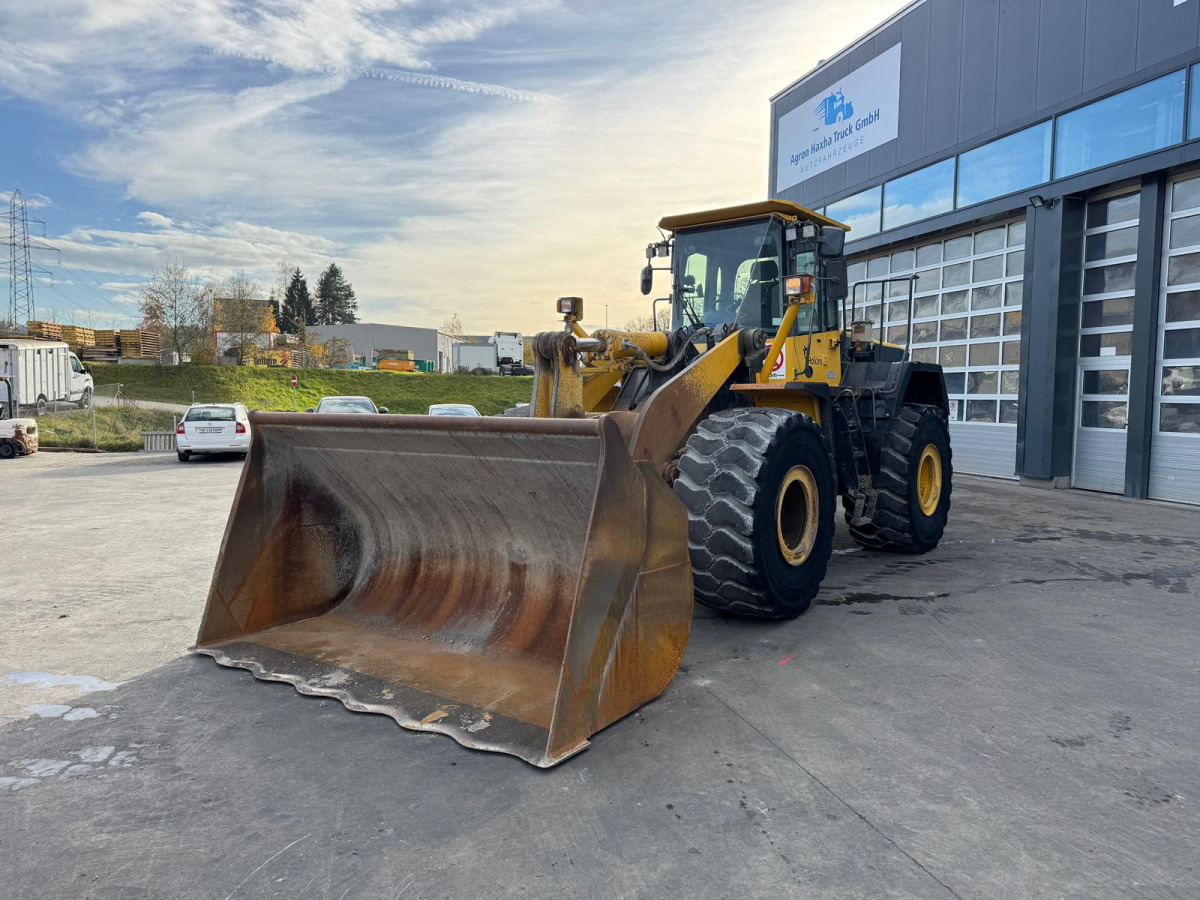 KOMATSU WA480-6 - Fadrom me goma: foto 1 KOMATSU WA480-6 - Fadrom me goma: foto 1