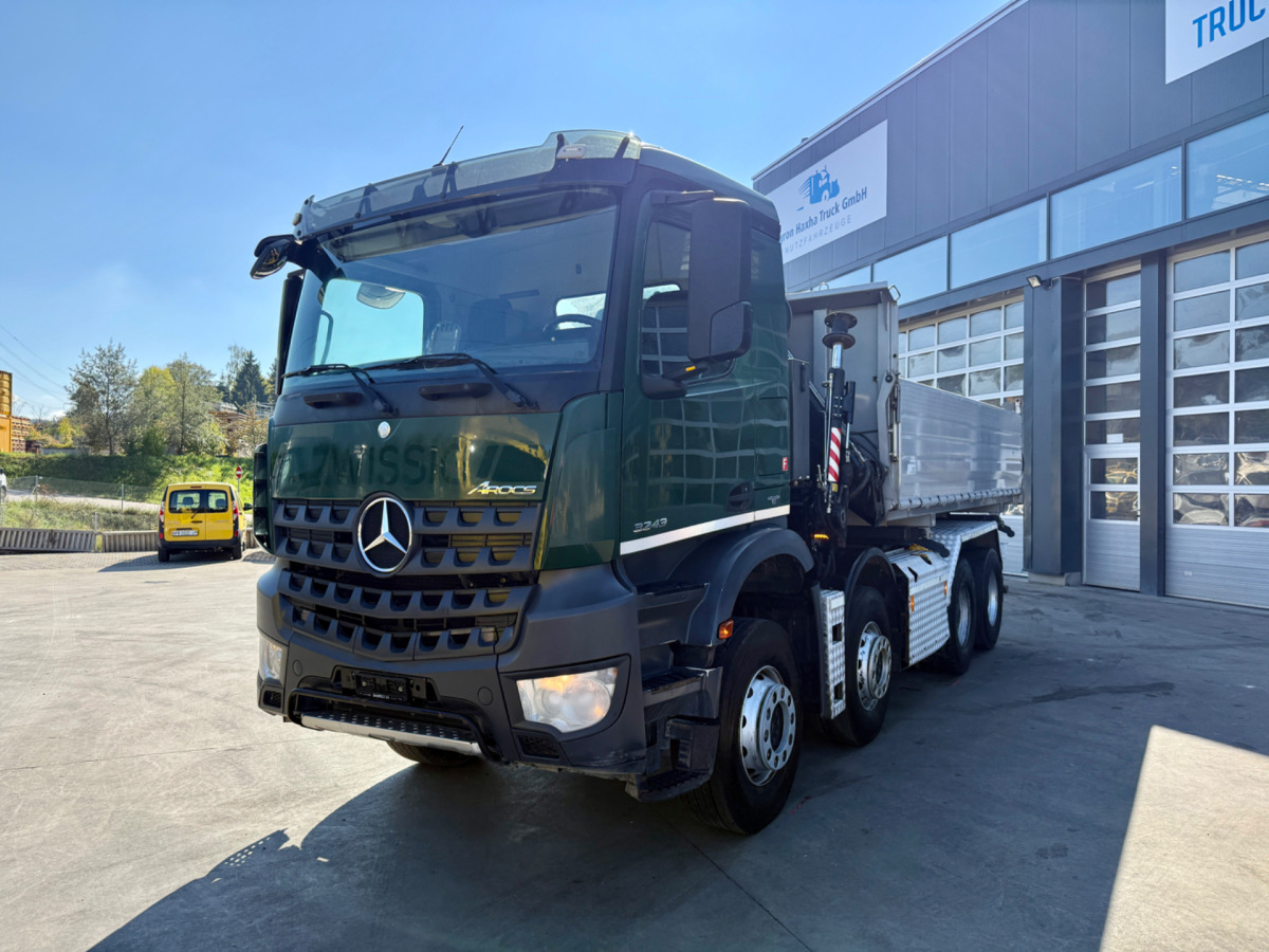 MERCEDES Arocs 3242 8x4 Hiab 166-4 - Kamion vetëshkarkues, Kamion me vinç: foto 2 MERCEDES Arocs 3242 8x4 Hiab 166-4 - Kamion vetëshkarkues, Kamion me vinç: foto 2
