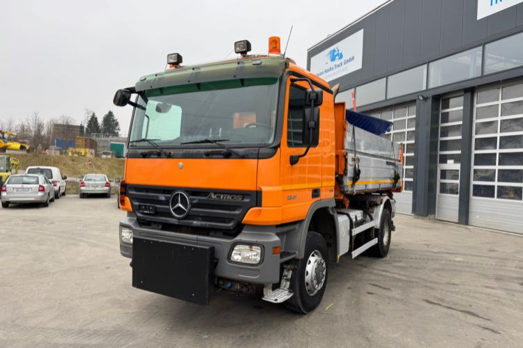 Mercedes-Benz Actros 1841 4x4 mit Schneeplfug - Kamion vetëshkarkues: foto 2 Mercedes-Benz Actros 1841 4x4 mit Schneeplfug - Kamion vetëshkarkues: foto 2