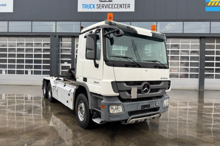 Mercedes-Benz Actros 2644 6x4 Hiab - Kamion vetëngarkues: foto 2 Mercedes-Benz Actros 2644 6x4 Hiab - Kamion vetëngarkues: foto 2