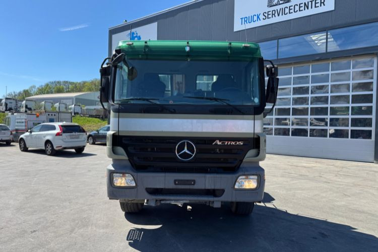 Mercedes-Benz Actros 3244 8x4 Hiab 26T AHK - Kamion vetëngarkues: foto 4 Mercedes-Benz Actros 3244 8x4 Hiab 26T AHK - Kamion vetëngarkues: foto 4