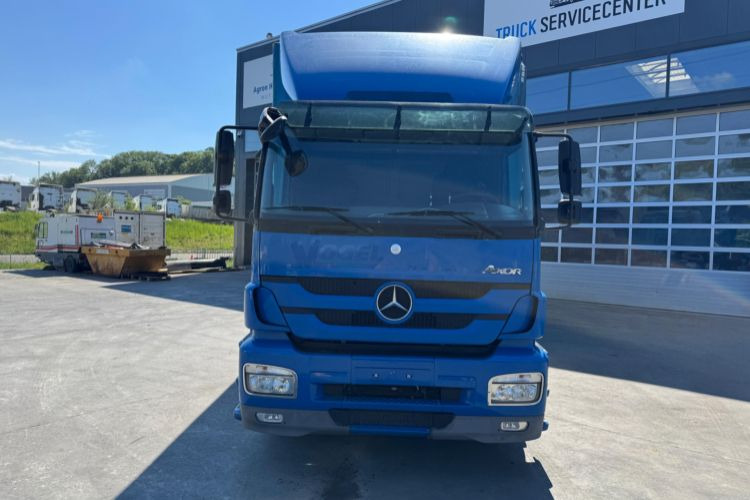 Mercedes-Benz Axor 1833 4x2 - Kamion me tendë: foto 2 Mercedes-Benz Axor 1833 4x2 - Kamion me tendë: foto 2