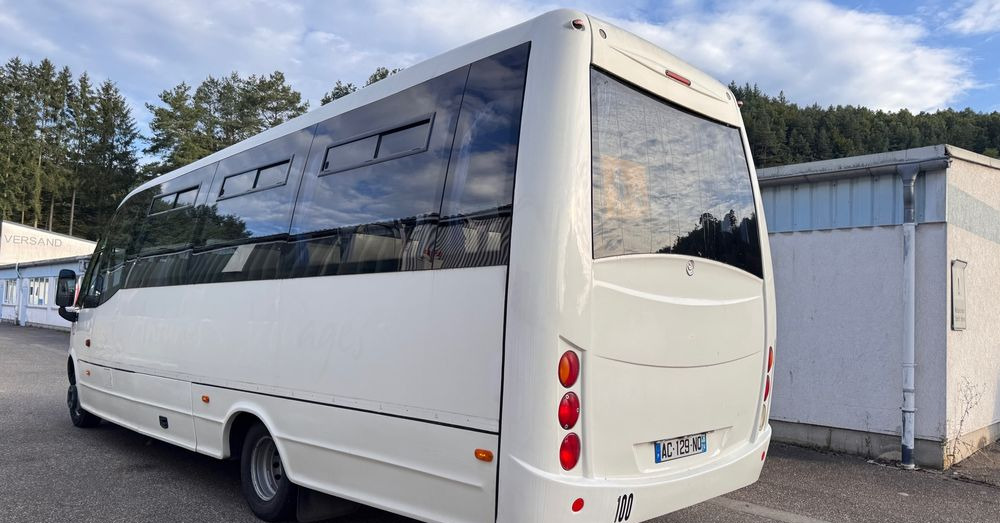 Iveco Wing /34 miejsca /mały przebieg /Cena:109000 zł netto - Minibus, Furgon pasagjerësh: foto 3 Iveco Wing /34 miejsca /mały przebieg /Cena:109000 zł netto - Minibus, Furgon pasagjerësh: foto 3
